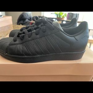 Adidas Original Superstar size youth 4.5